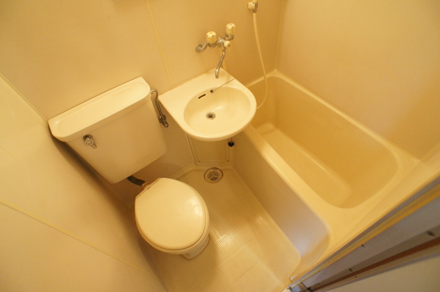 洗面設備　洗面台も付いているのでお出掛け準備らくらくですね♪