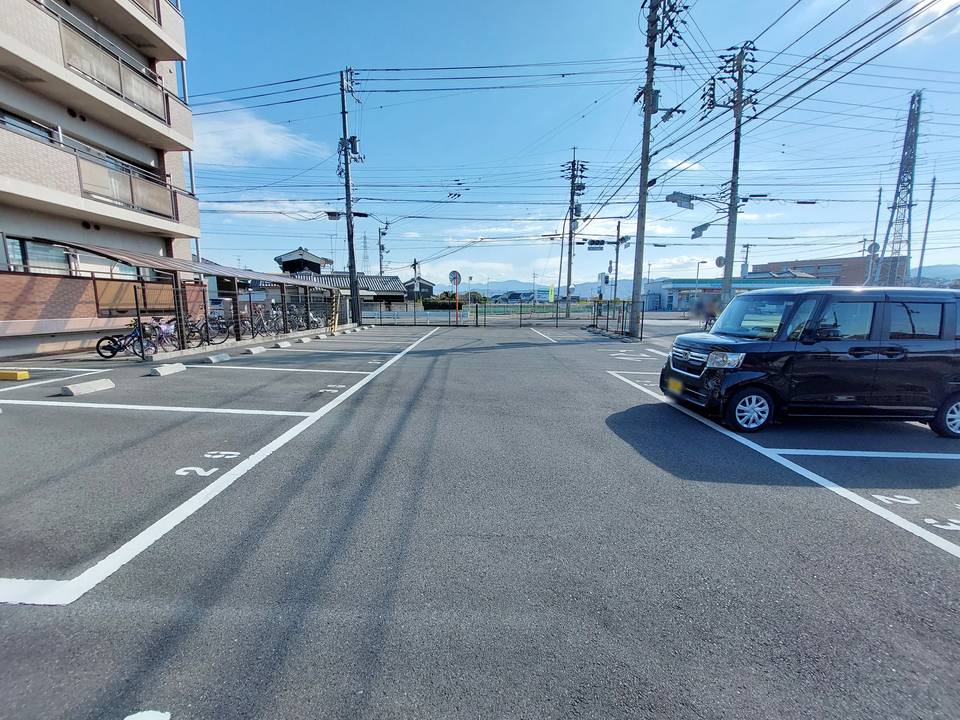 駐車場　駐車場
