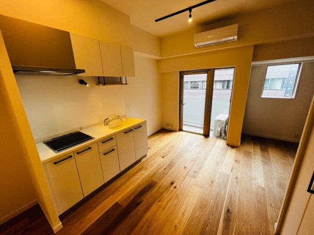 居室・リビング　※別部屋の参考写真です。