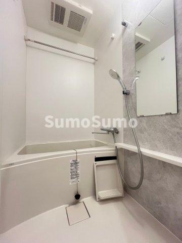 バス・シャワールーム　コンパクトで使いやすいお風呂です