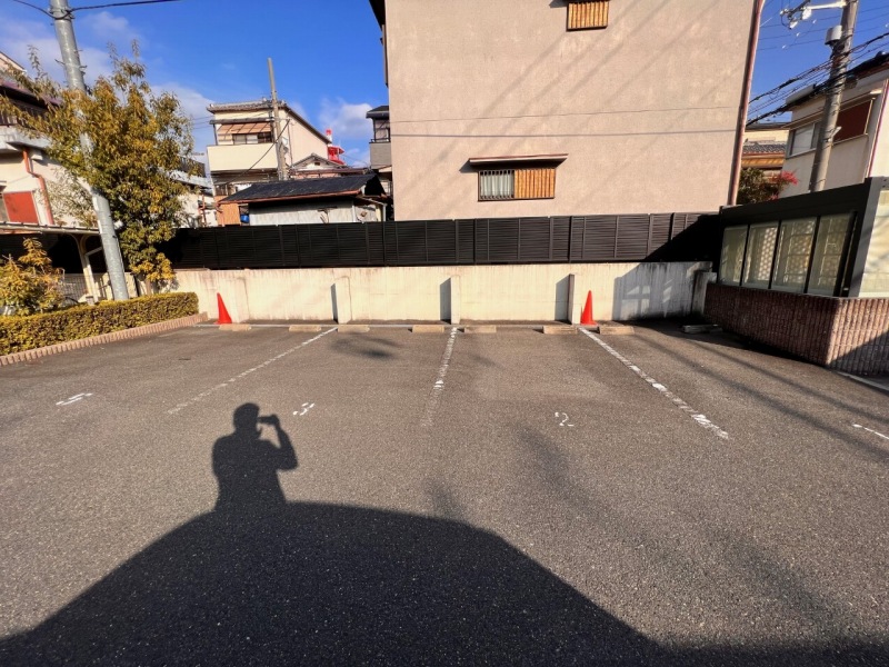 その他　駐車場は別料金となります。