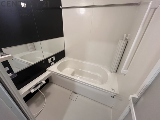 バス・シャワールーム　浴室乾燥付きお風呂です