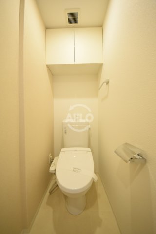 トイレ　コンフォリア心斎橋ＥＡＳＴ　温水洗浄便座