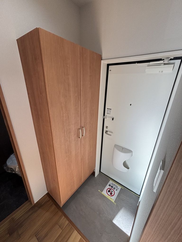 玄関　※建築中の写真です