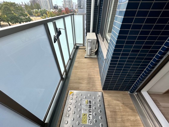 バルコニー　※別号室の写真となります