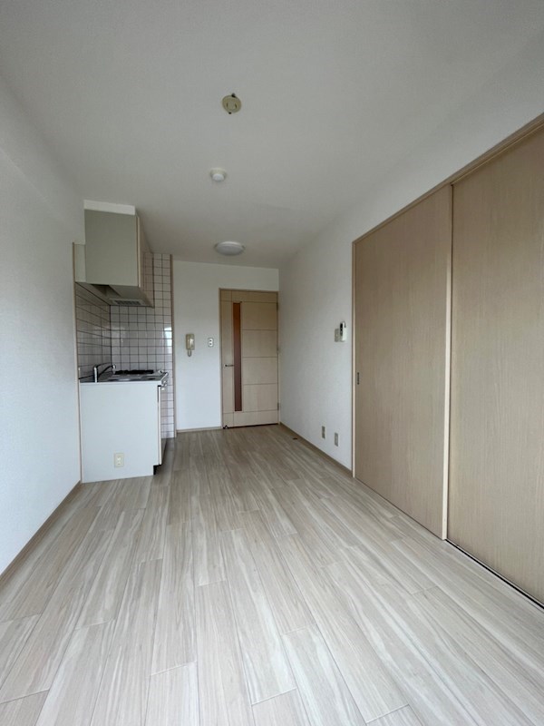 居室・リビング　※別号室の参考写真になります。