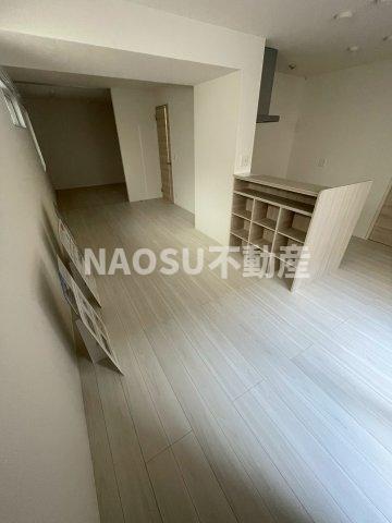 居室・リビング　こちらの居間で趣味の時間をお楽しみください