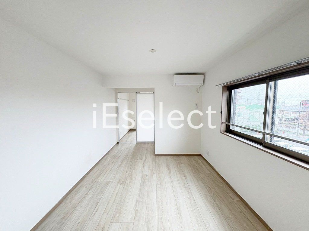 居室・リビング　2面採光の明るいリビング♪