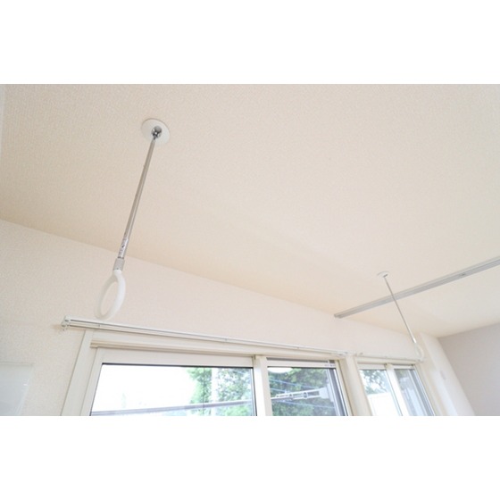 その他設備　室内物干し付き