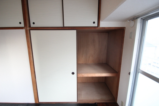 収納　※別部屋の写真です