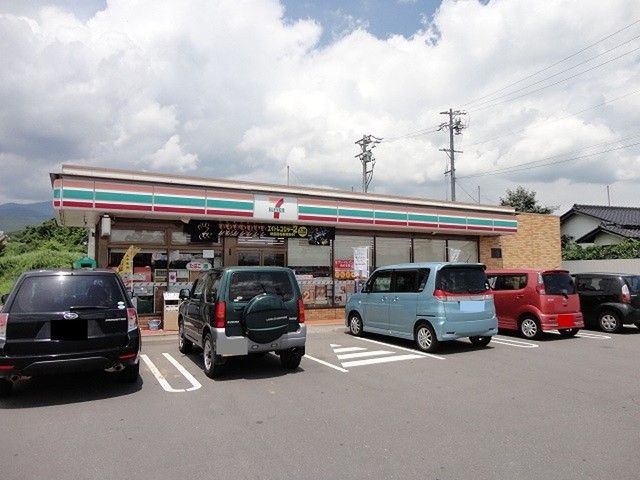 コンビニ　セブンイレブン東部加沢店（コンビニ）まで550m
