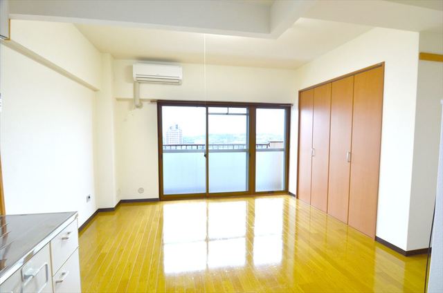 居室・リビング　洋室１０．５帖