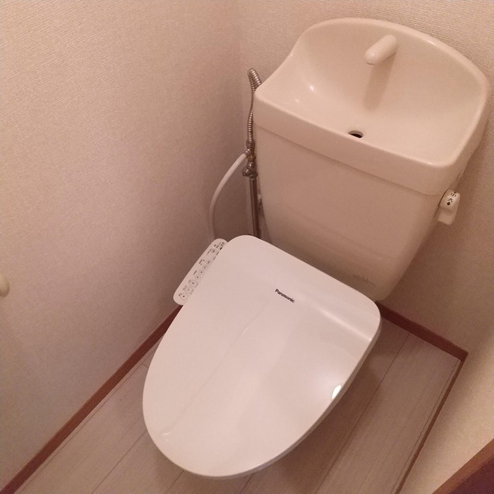トイレ　同建物別室画像です