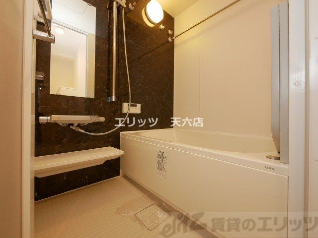 バス・シャワールーム　洗面