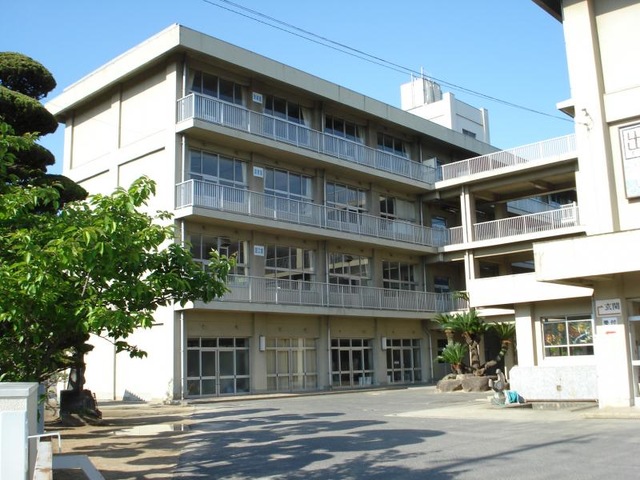 その他　大津野小学校 0.1km