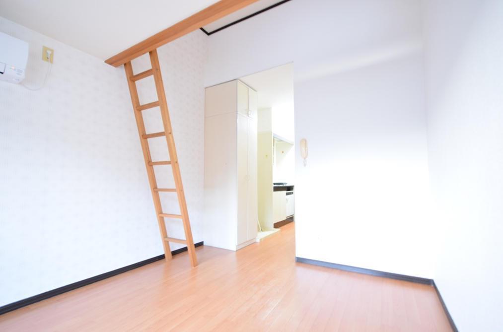 居室・リビング　内装