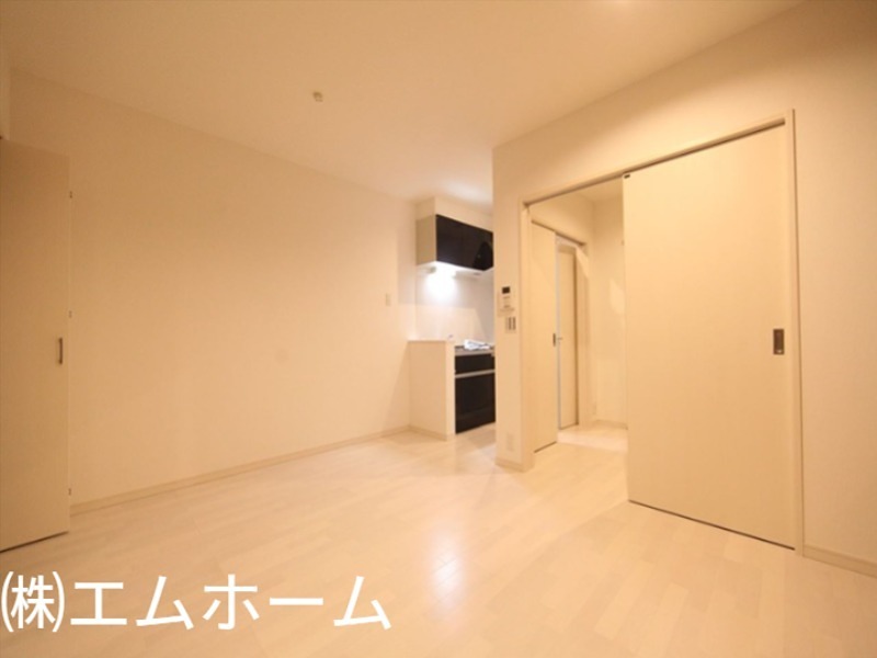 居室・リビング　ＬＤＫ9.4帖　洋室2.9帖と仕切ってもつなげても使えます