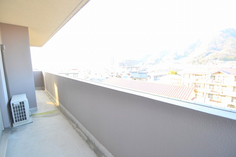 バルコニー　お問合せはシティホーム海田センター　082-821-2227