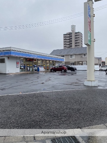 コンビニ　ローソン（コンビニ）まで561m