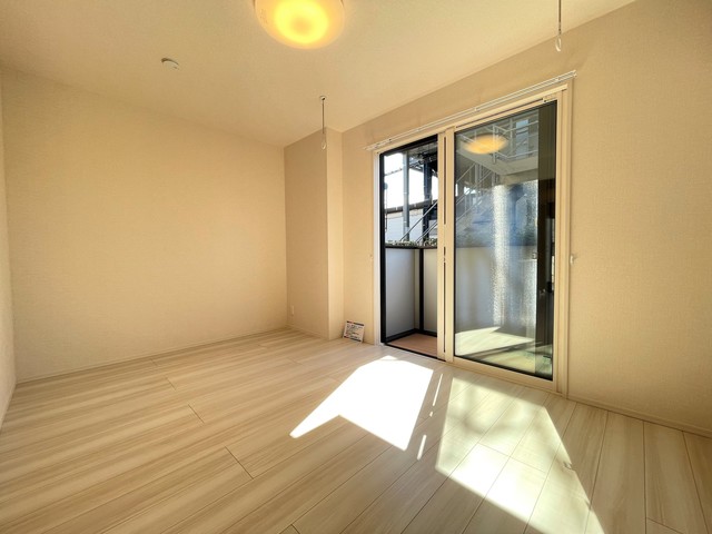 居室・リビング　同施工会社参考写真です