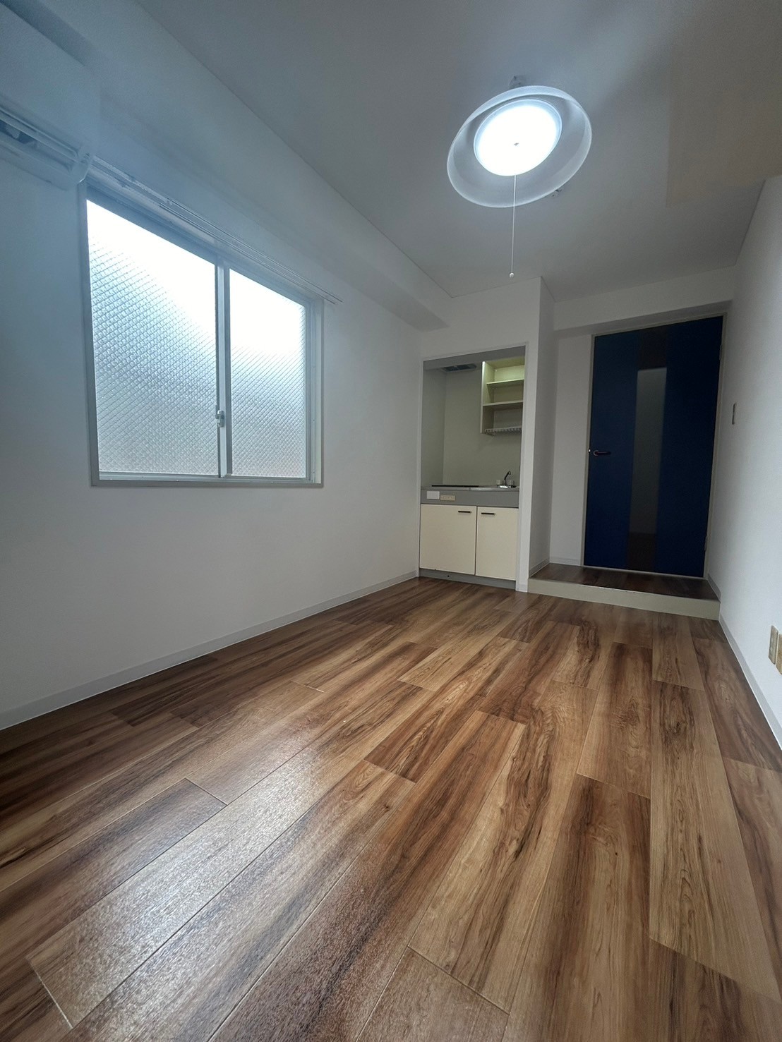 居室・リビング　反転タイプです。現状優先。