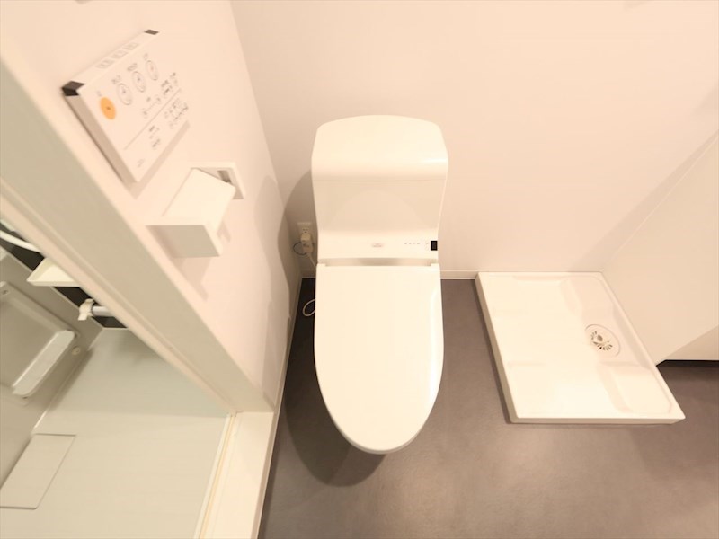 トイレ　温水洗浄暖房便座付トイレ