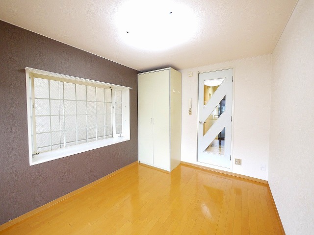 その他部屋・スペース　落ち着いて過ごせるお部屋なので、寝室にいかがでしょうか