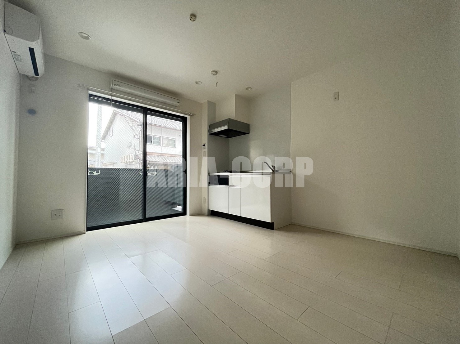 居室・リビング　広々としたお洒落な空間！デザイナーズ物件ならではの綺麗さです