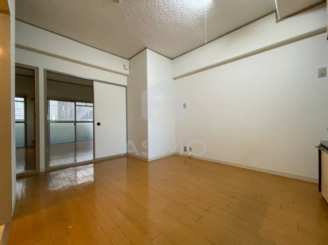 居室・リビング　同マンション別部屋参考写真