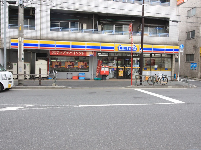 コンビニ　ミニストップ（コンビニ）まで124m