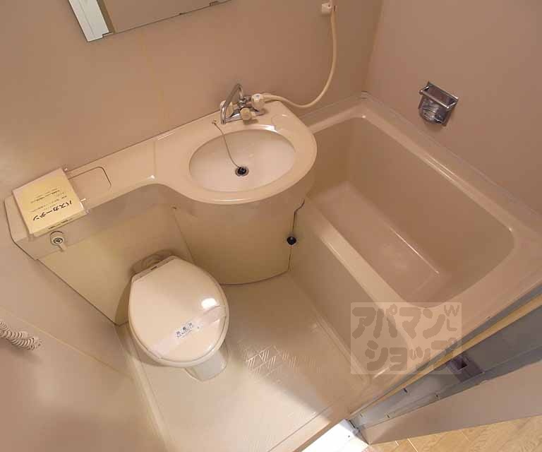 バス・シャワールーム　ユニットバス。