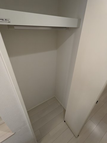 収納　202号室収納棚