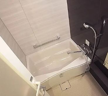 バス・シャワールーム　コンパクトで使いやすいお風呂です