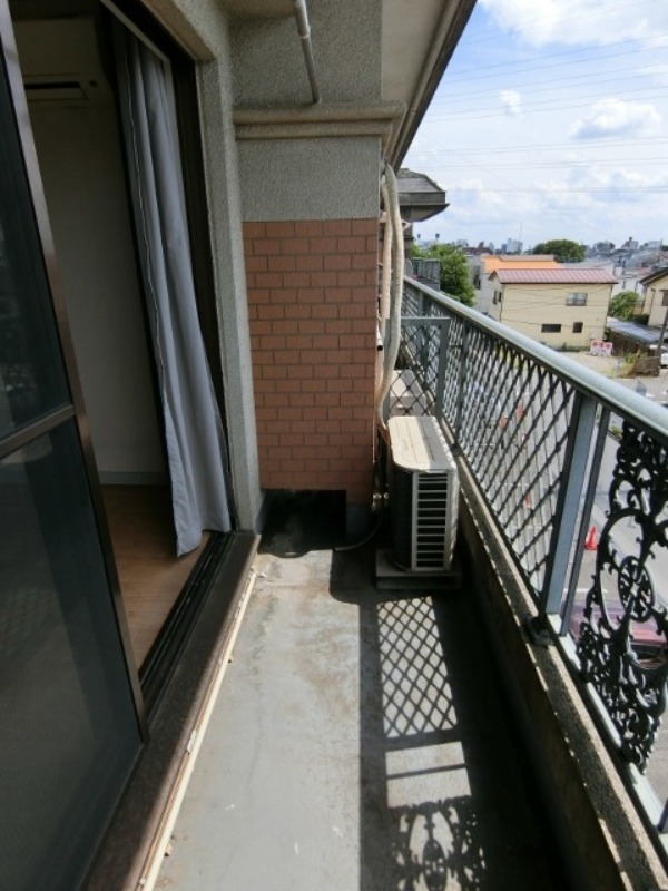 バルコニー　図面と現状に相違がある場合には現状を優先