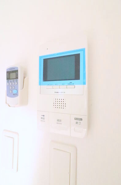 セキュリティ　モニター付きインターホンです♪