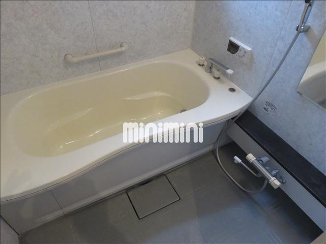 バス・シャワールーム　追い焚き機能付きです