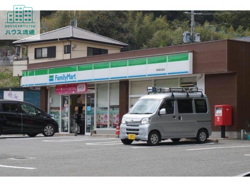 コンビニ　ファミリーマート時津左底店（コンビニ）まで287m