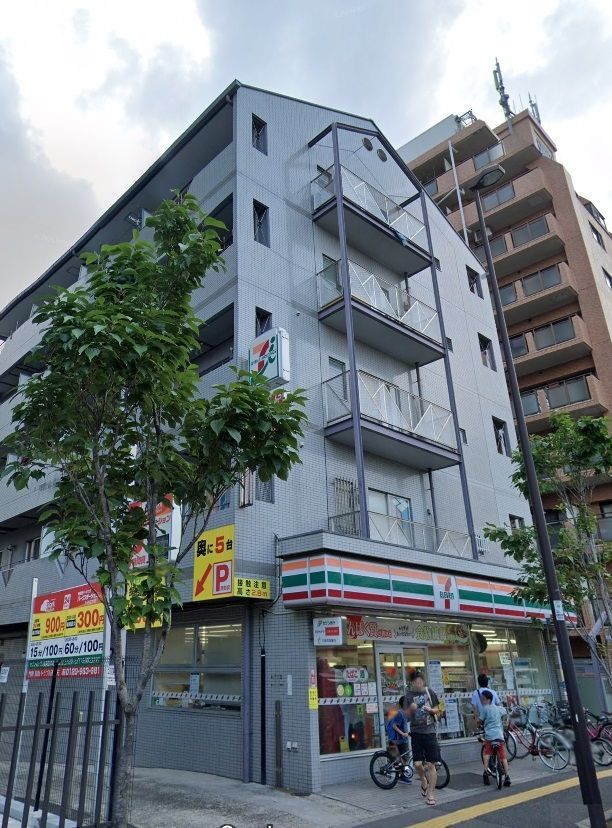 コンビニ　セブンイレブン千住桜木店（コンビニ）まで140m