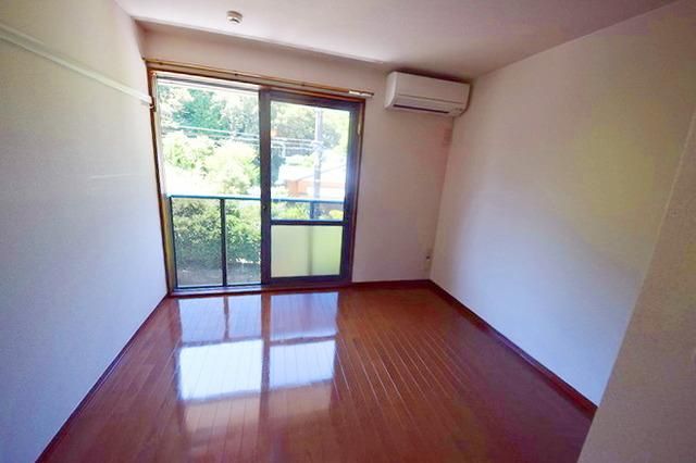 居室・リビング　★明るい洋室で明るいシングルライフ★