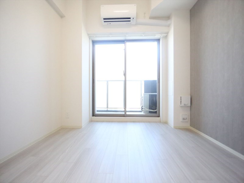 バルコニー　洋室6帖　エアコン完備　バルコニー