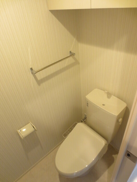 トイレ　２０１　温水洗浄暖房便座トイレ