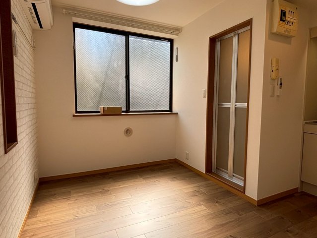 居室・リビング　角部屋・フローリング4.5帖