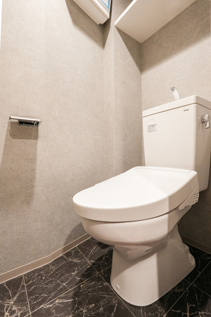 玄関　※竣工前・別室同タイプの写真です。