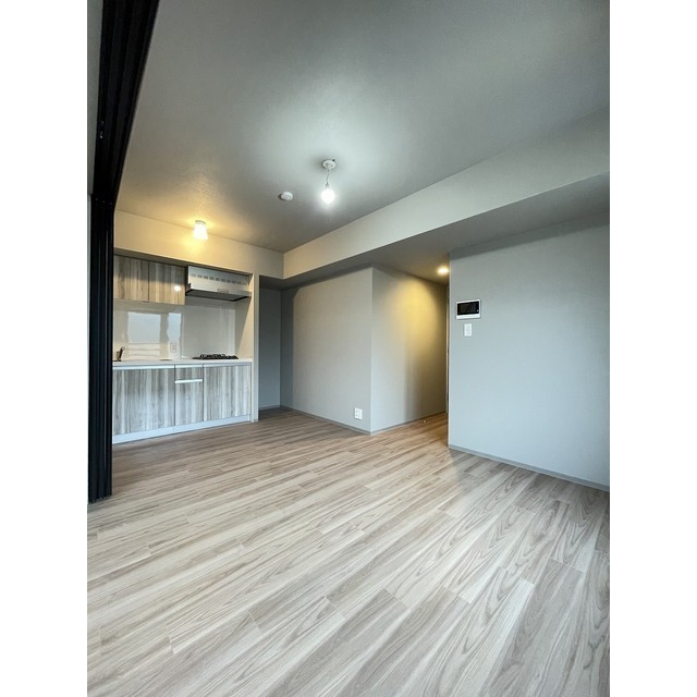 居室・リビング　※竣工前・別室同タイプの写真です。