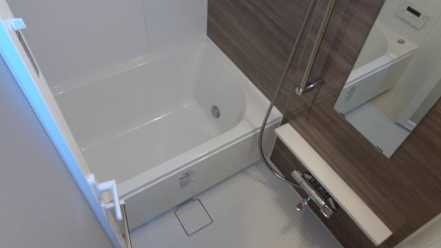 バス・シャワールーム　お風呂で日々の疲れを落としましょう