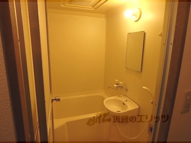 バス・シャワールーム　バス