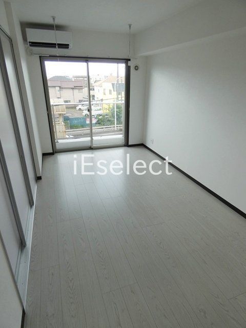 居室・リビング　広々開放的なリビングです♪