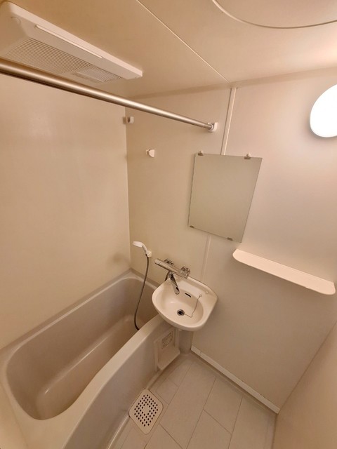 バス・シャワールーム　★浴室乾燥機付きのバスルーム★