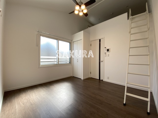 居室・リビング　こちらのリビングで趣味の時間をお楽しみください♪