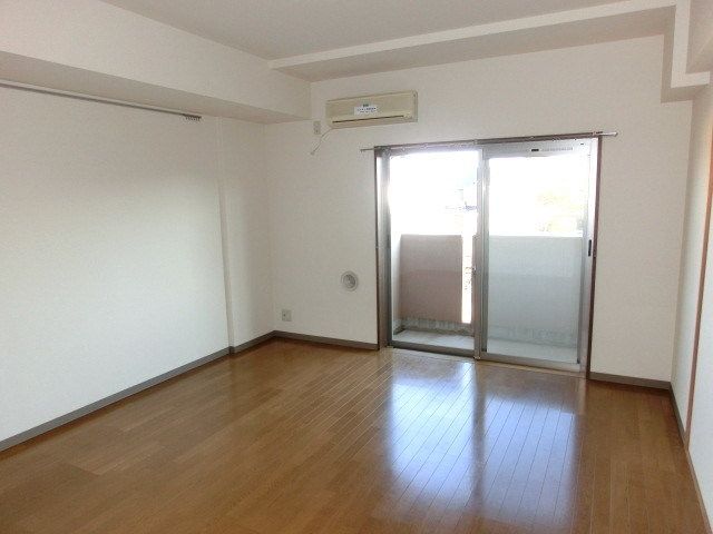 居室・リビング　※別号室参考写真です